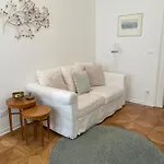 Pogri House Unita * Trieste