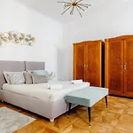 Apartament Pogri House Unita
