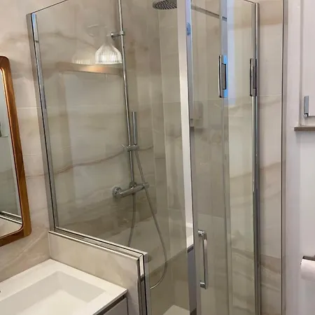 Pogri House Unita ترييستي