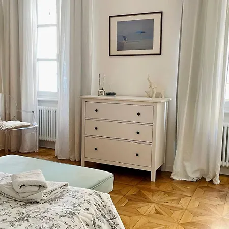 Pogri House Unita شقة