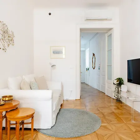 Pogri House Unita شقة *